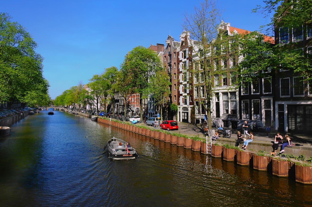 Cheap flight tickets to Amsterdam